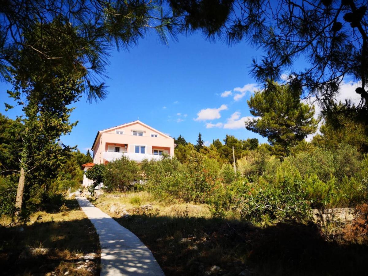דירות פרוויץ' שפורינה Milica Garden מראה חיצוני תמונה
